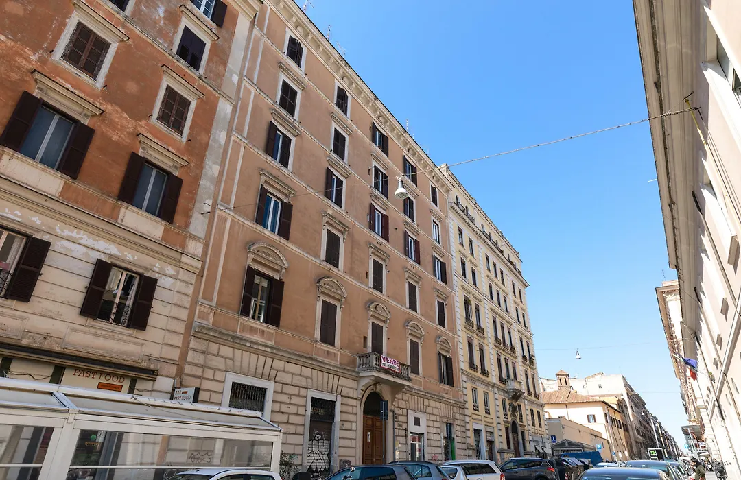 Rome As You Feel - Vittorio Colorful Design Apartment-1